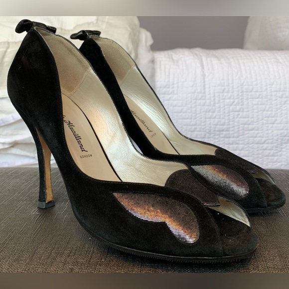 Terry de Havilland Bow Heel - Picture 2 of 9